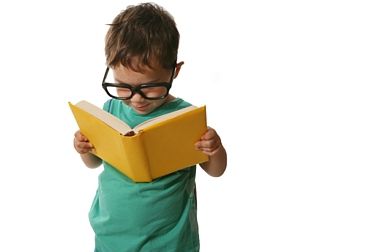 كيف بشكل صحيح لتعليم الطفل أن يقرأ عن طريق المقاطع