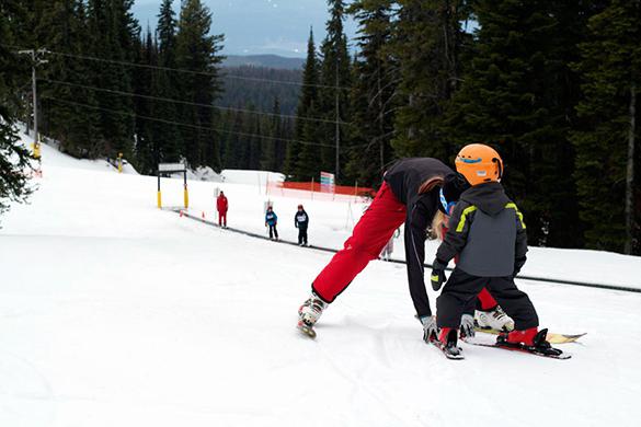 Çocuklara kayak yapmayı öğretmek