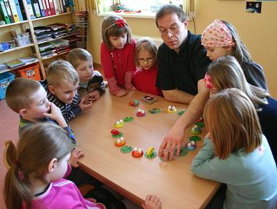 parengiamojoje grupės kortelių rodyklėje nubrėžkite vaidmenų žaidimus