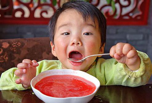 колко месеца може детето да започне да яде домати 