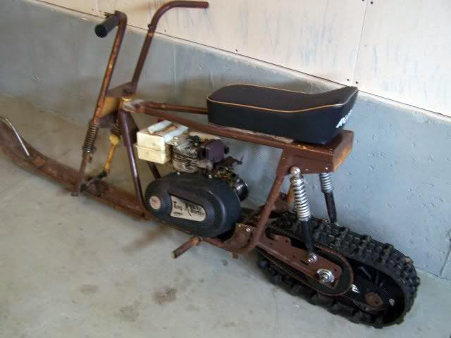 תוצרת בית snowmobile על מסלולים 