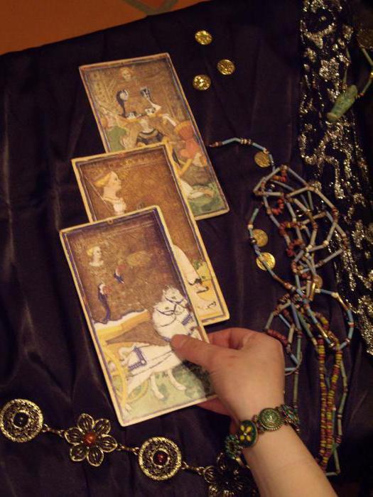divinazione sulle carte dei tarocchi per il prossimo futuro