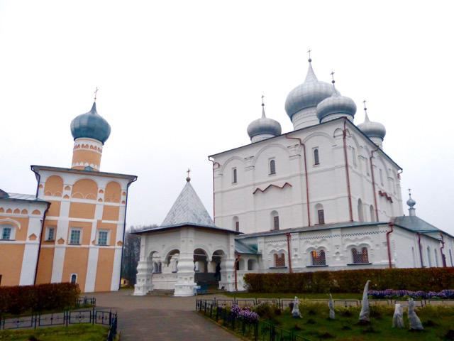 Манастир Варлаамо-Кхутински 