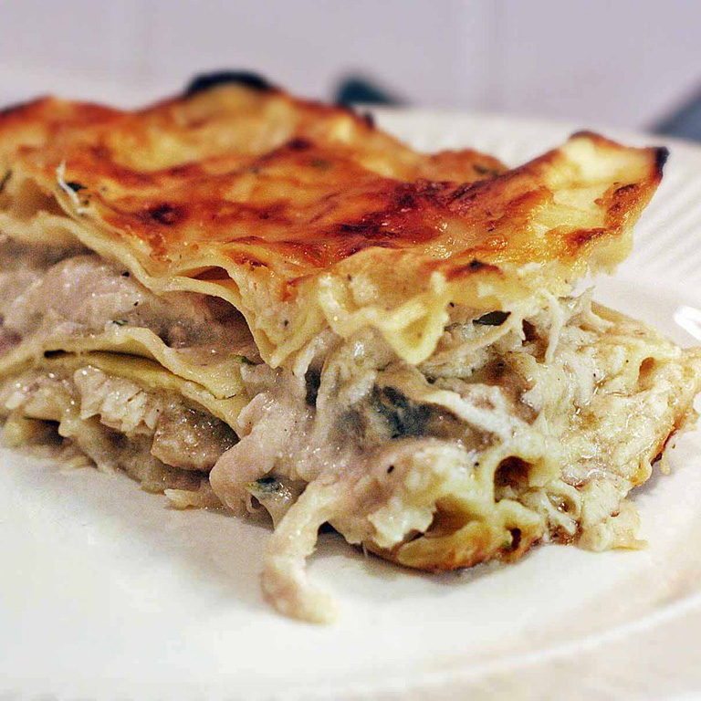 Lasagne with chicken and mushrooms