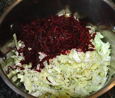 quels légumes sont ajoutés à la salade 