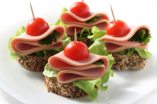 bocadillos canapés photo 