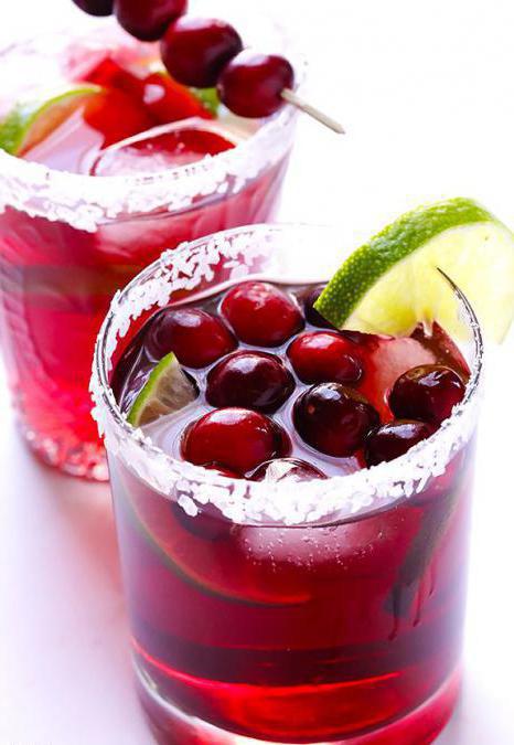 cocktail cu lingonberry într-un blender