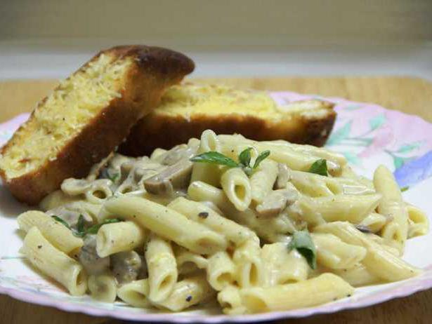 receta de pasta con champiñones en salsa de crema agria