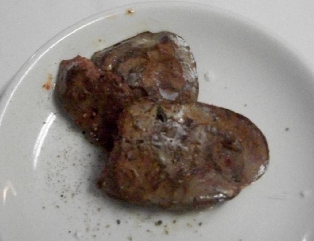hígado frito en un plato