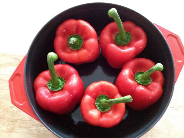 pepper i tomatsaus til vinteren