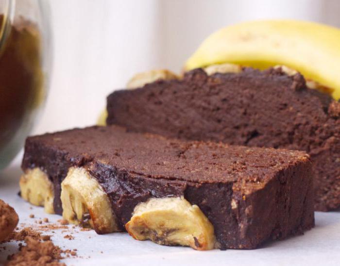 bananencake met chocoladesuikerglazuur