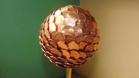 топиарно дрво новца од кованица