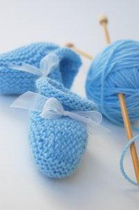 boty pro novorozence s jehlou na pletení