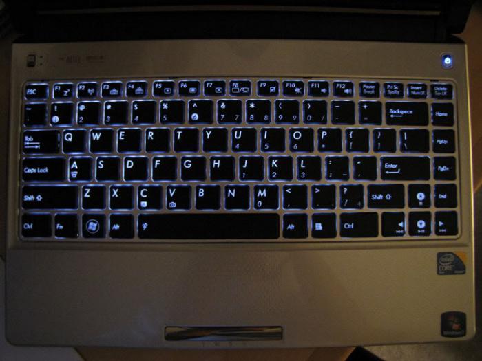 ASUSのラップトップでキーボードのバックライトをオンにする方法