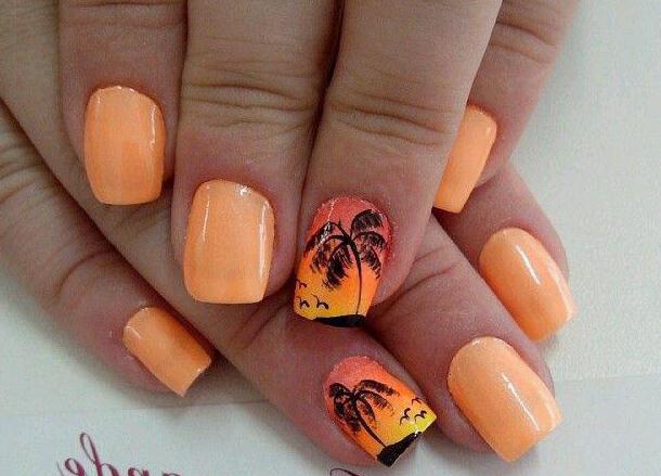 summer manicure with palm trees 