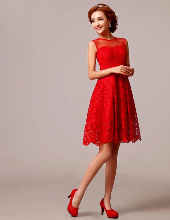 vestido vermelho com o que combinar