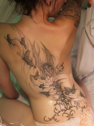 tetovējums meitenēm aizmugurē