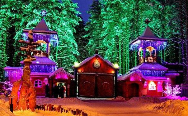 러시아에서 산타 클로스는 어디에 살고 있습니까?