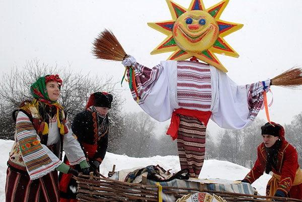 Verbrennung einer Vogelscheuche bei Fastnacht