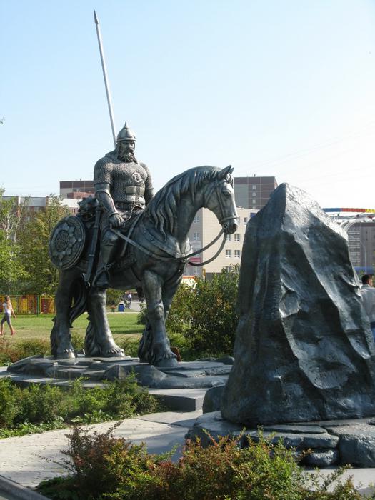 monument till Ilya Muromets i Jekaterinburg