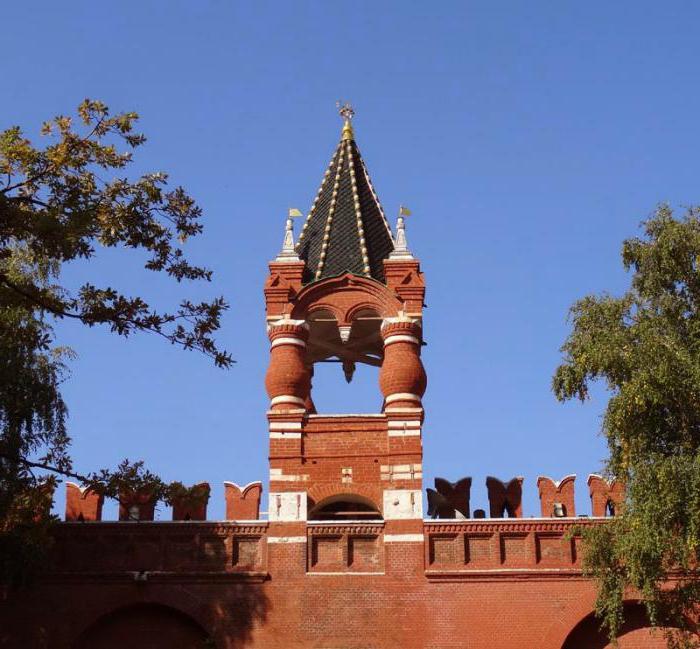  Moskova Kremlin'i kaç kule süslüyor