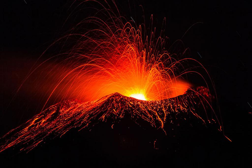 Εκρήξεις σε ηφαίστειο