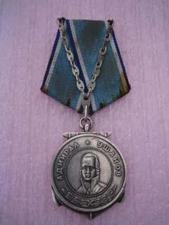 Medaille von Nachimow und die Medaille von Uschakow
