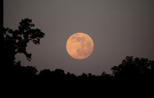 rotação completa da lua