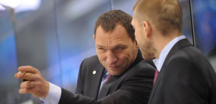 El entrenador Sergey Berdnikov 
