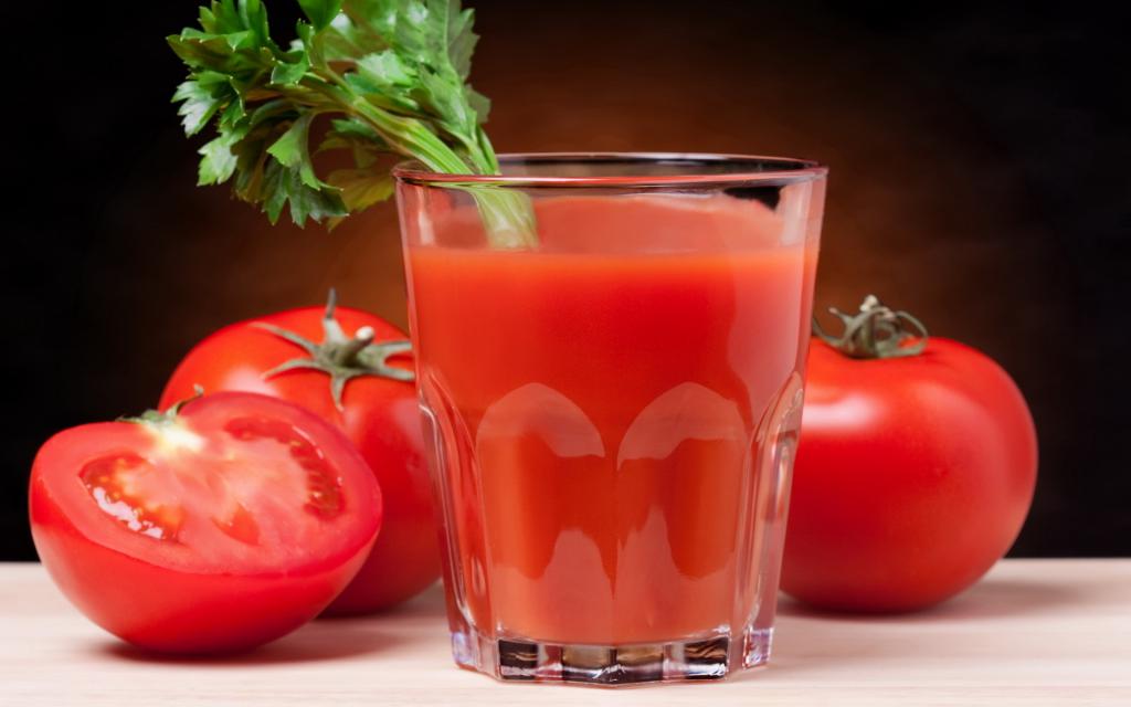 Jugo de tomate en una dieta de bailarinas