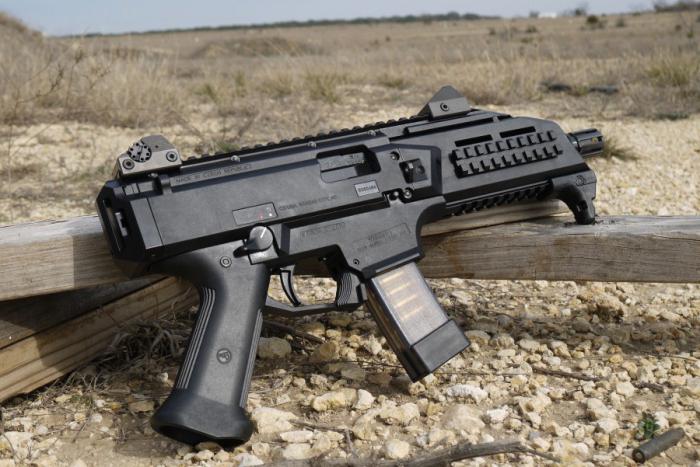 mitralieră pistol cz vz 61 scorpion