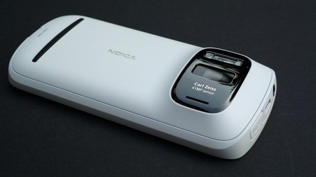 Nokia 808 