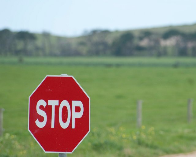 parar y estacionar prohibido