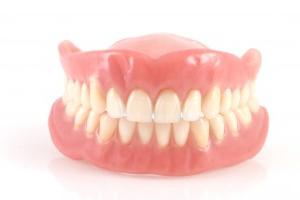 Prótesis dentales. Dentaduras removibles.